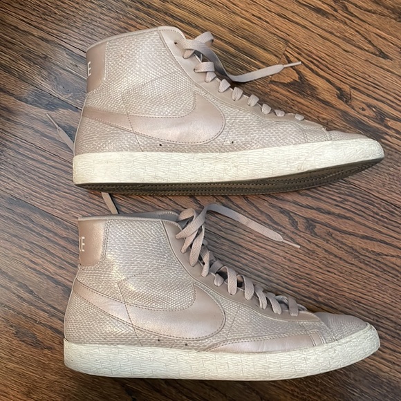 Nike x J Crew Women’s Blazer Mid Top Snakeskin Sneakers, 12 - Picture 2 of 8